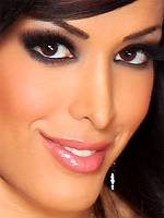 Layla Sin stripping and masturbating by a fast car